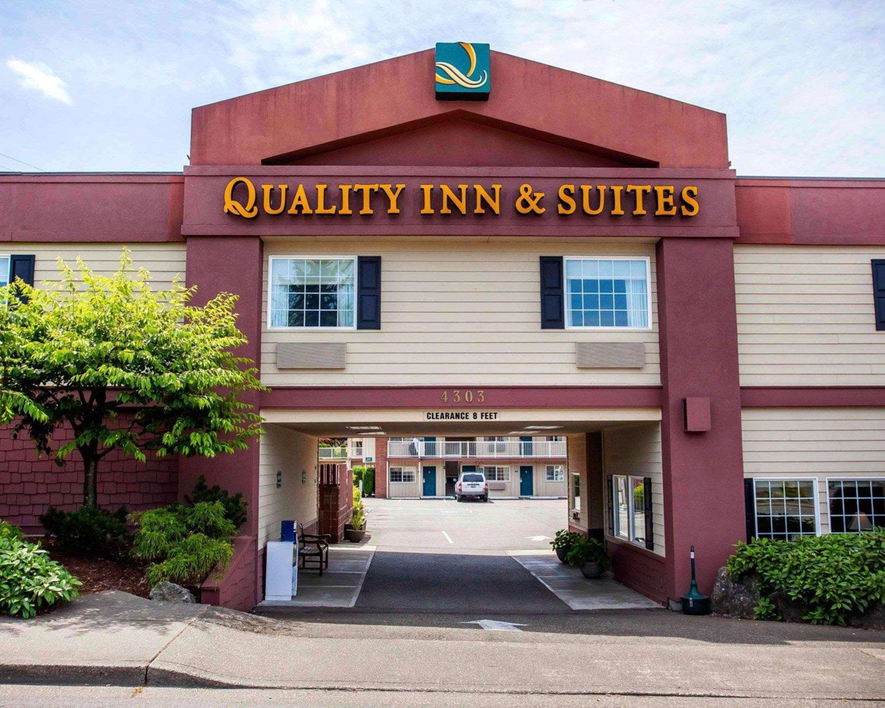 Quality Inn & Suites Bremerton Near Naval Shipyard Екстериор снимка